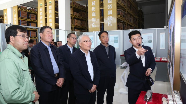 全國政協(xié)常委、省政協(xié)副主席尚勛武蒞臨金徽股份調(diào)研綠色礦山建設工作